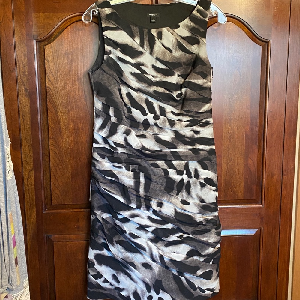 Ann Taylor Size 8 Dress